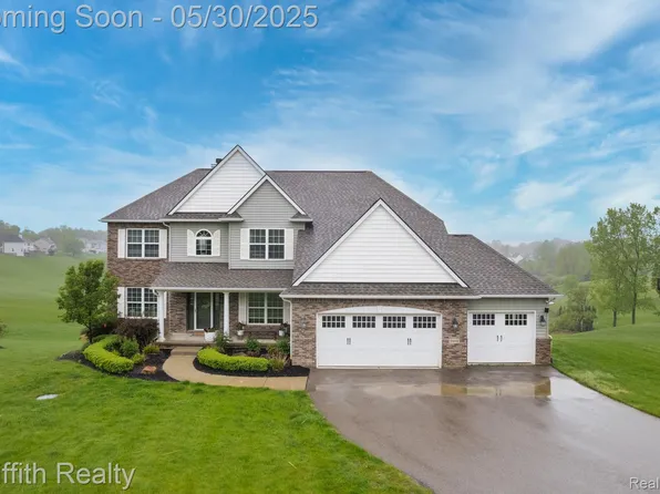 9869 Dartmouth Rd, Clarkston, MI 48348