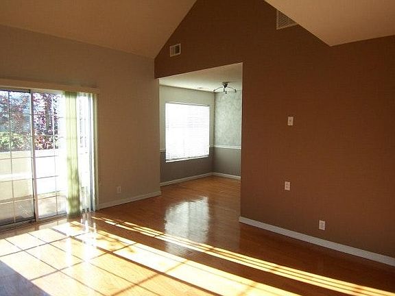 2nd image of 545 Rose Ave