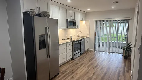 206 Nob Hill Cir #104 Photo 1