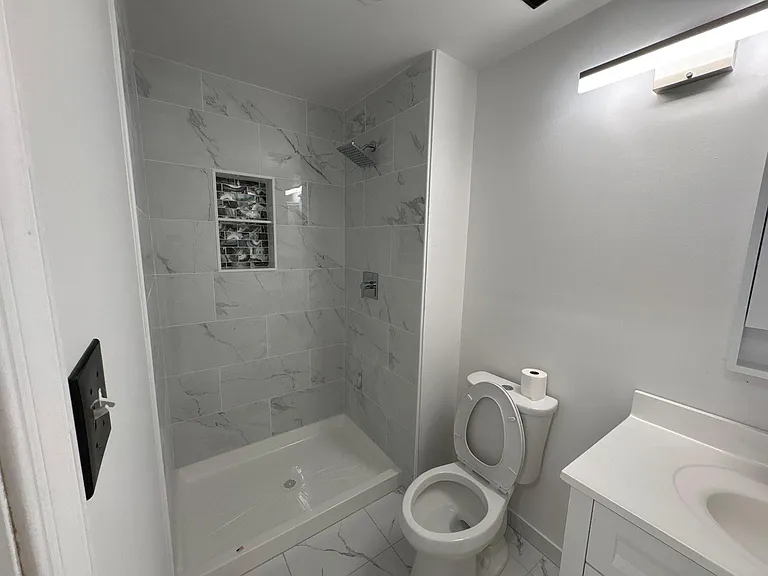 72304 Delaire Landing Rd #304 — Photo 32