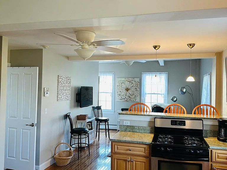 227 Thames St #3 — Photo 14