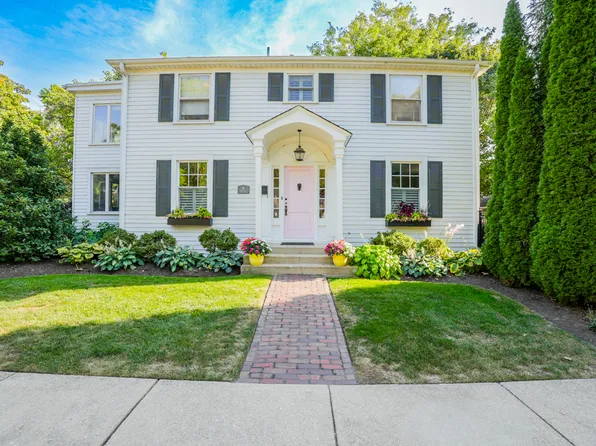 48 N Park Rd, La Grange, IL 60525