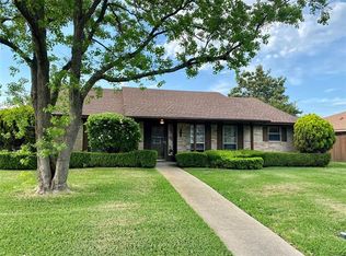 8805 Deerwood Dr, Rowlett, TX 75088