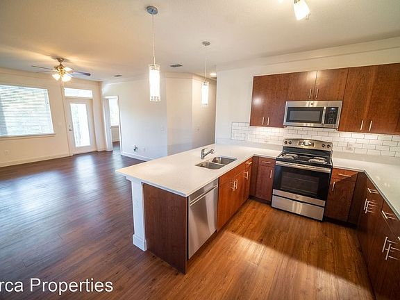 5th image of 219 NW 19th St #6659285