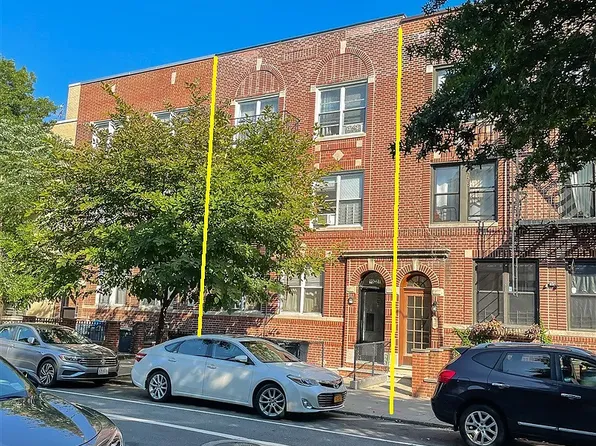 25-27 36th St #1, Astoria, NY 11103