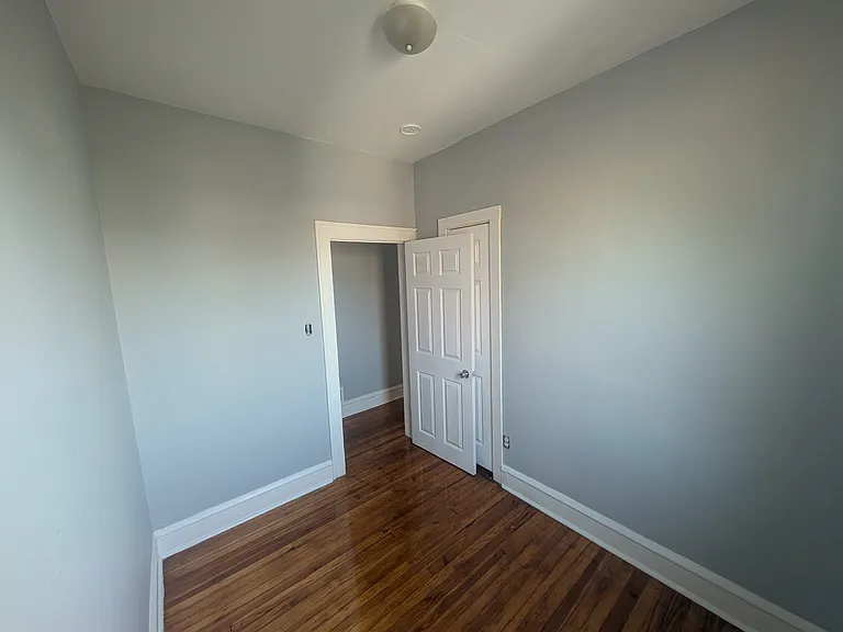 80R Oak St #1 — Photo 7