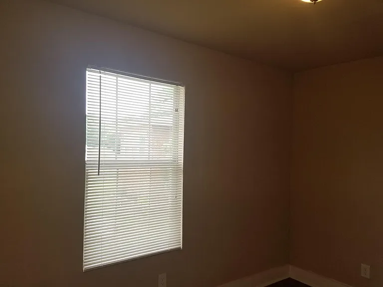 1416 NE 9th St #4 — Photo 13