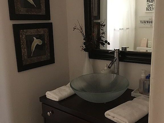 4th image of 1075 NE Miami Gardens Dr APT 205