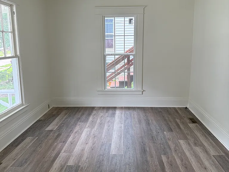 25 Samuels Ave — Photo 4