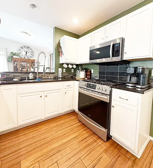 2988 NE Loyola St — Photo 12