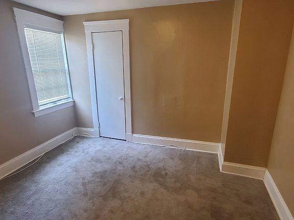 4th image of 9702 Laird Ave #2