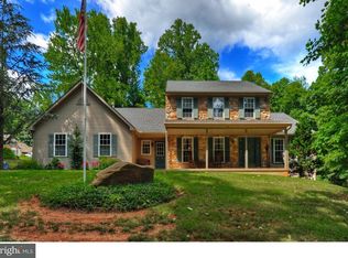 4 Sunset Ln, Morgantown, PA 19543