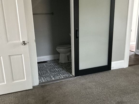 4th image of 920 Lamore St