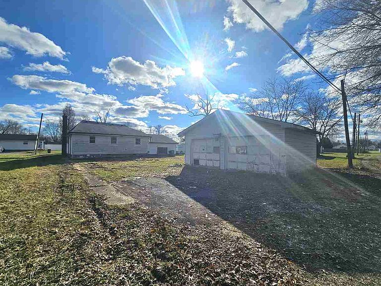 Listing photo 5