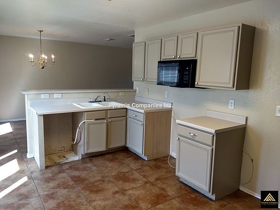 5th image of 8432 Jaclyn Park