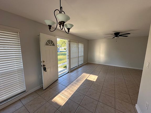 3rd image of 5575 Slash Pine Ct