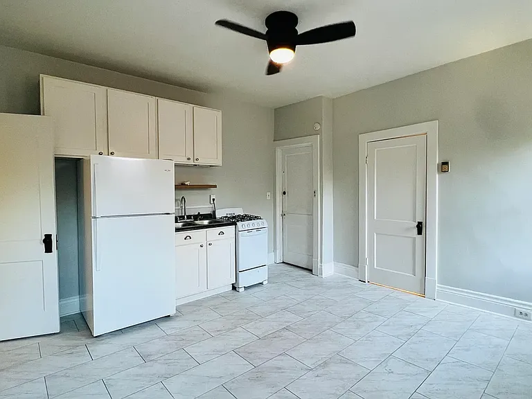 445 Davidson Ct — Photo 9