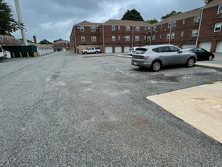 223rd Pl — Photo 8