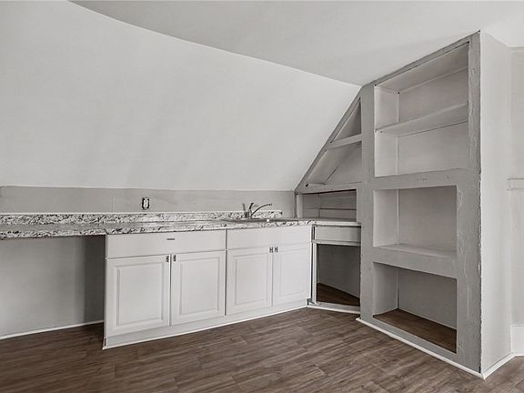 5th image of 225-227 Ravine Ave