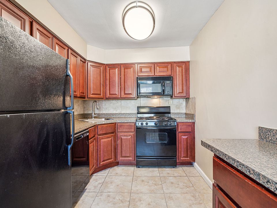 1st image of 1315 N 75th St #2B-1Ba-825Sqft