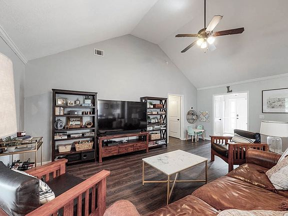 4th image of 5072 Nokesville Circle