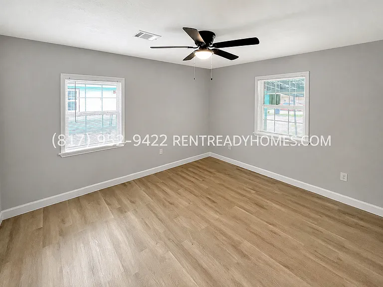 6419 Myrtle St — Photo 7