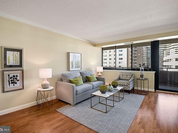 3rd image of 4550 N Park Ave APT 711
