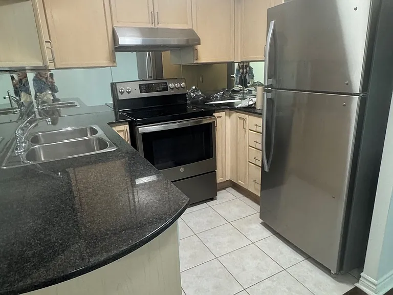 17 Barberry Pl #703 — Photo 6