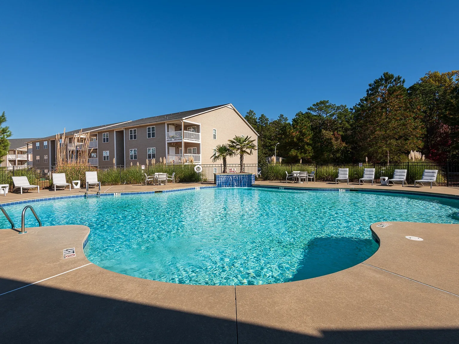 Waterford Apartments — Photo 3