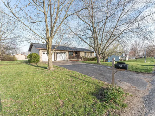 704 Hornet Ln, Huntsville, MO 65259