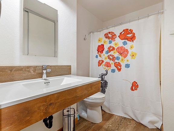 4th image of 3115 N North Lake Blvd #67