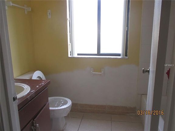 4th image of 745 Golden Sunshine Cir