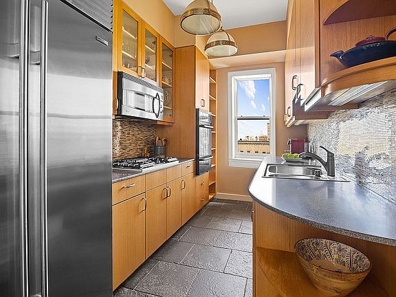 3rd image of 75 Prospect Park W APT 6B