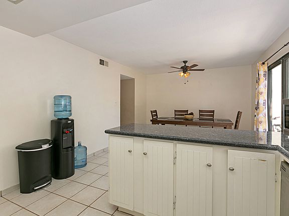 3rd image of 1651 S Juniper St Unit 187