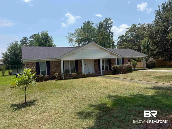 107 Davison St, Brewton, AL 36426