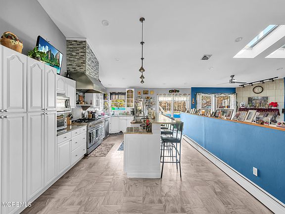 5th image of 98 Bowman Road