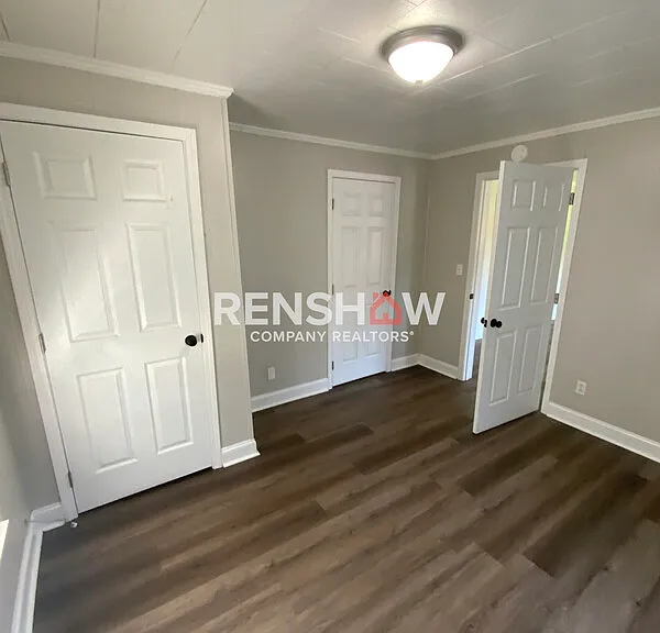 150 N Poplar St — Photo 6