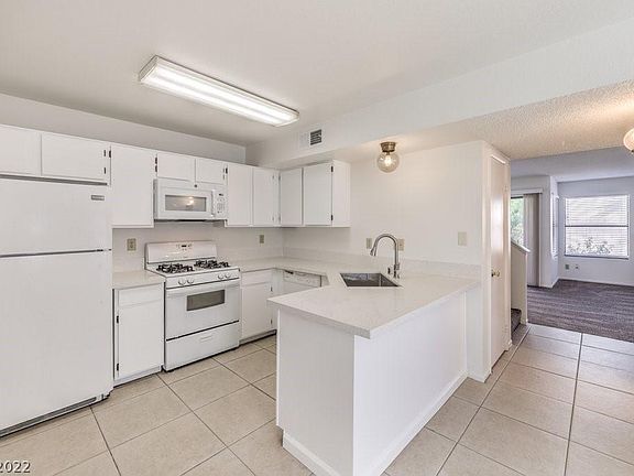 2nd image of 124 Sirnoble St