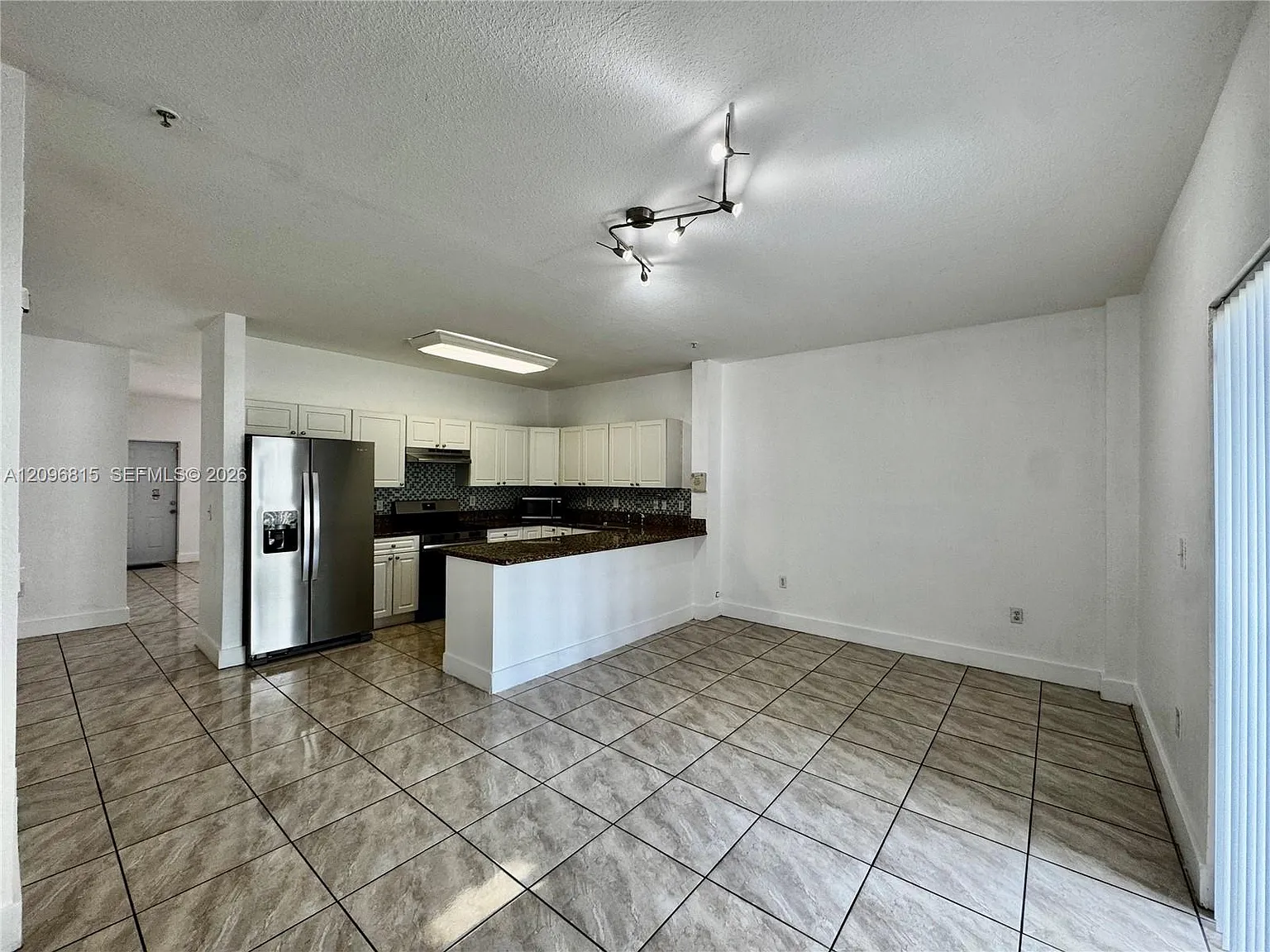 Venetia Villas Condo — Photo 2