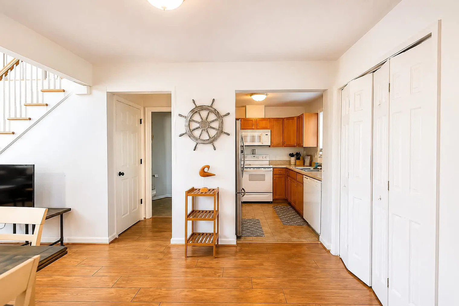 4 bed, 2.0 bath, 1506 sqft, $5,453 — Photo 2