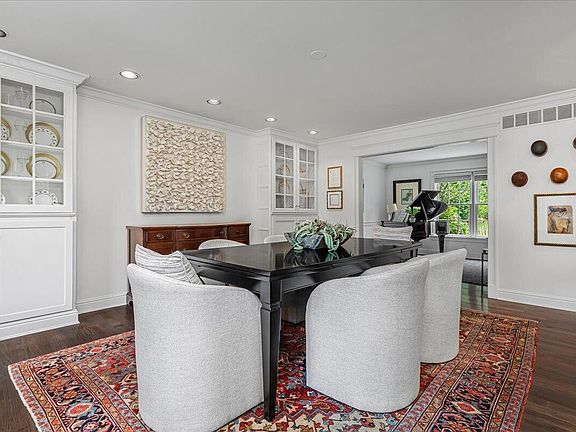 4th image of 1371 Strawberry Ln