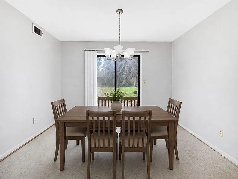 1055 Autumn Crest Ct — Photo 10