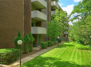 4003 Charlemagne Cir, Pittsburgh, PA 15237