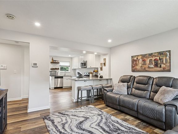 5th image of 603 Sunset Cir
