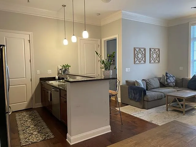 301 E Tremont Ave E #102 — Photo 6