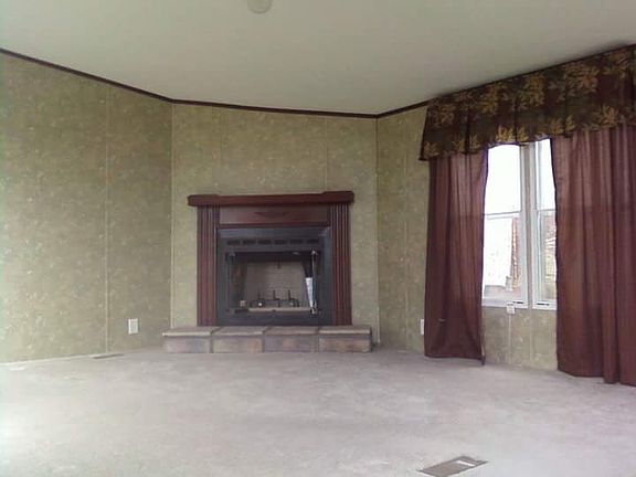 Empty Den/Family Room