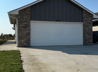 2989 S Maize Rd #100, Wichita, KS 67215