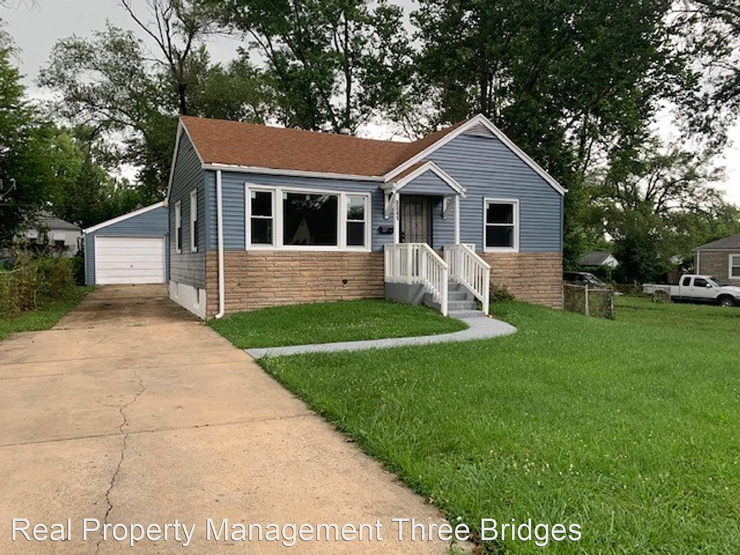 8341 Fairbanks Dr photo 1