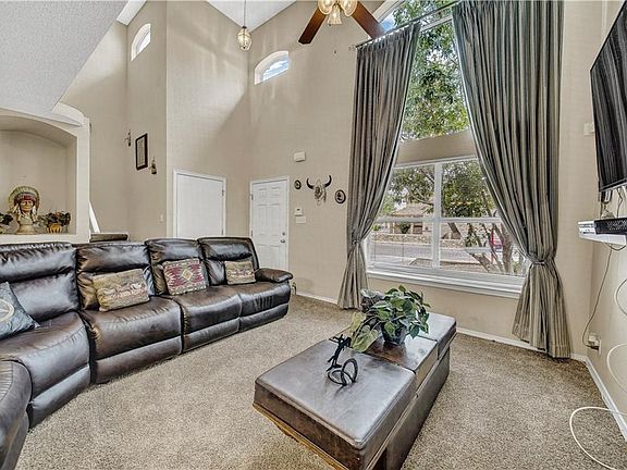 3rd image of 3293 Emerald Point Dr