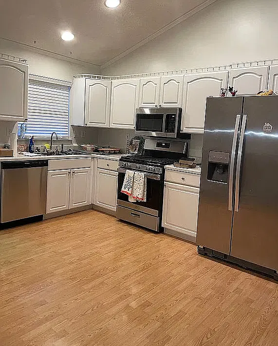 2 bed, 1042 sqft, $1,200 — Photo 3